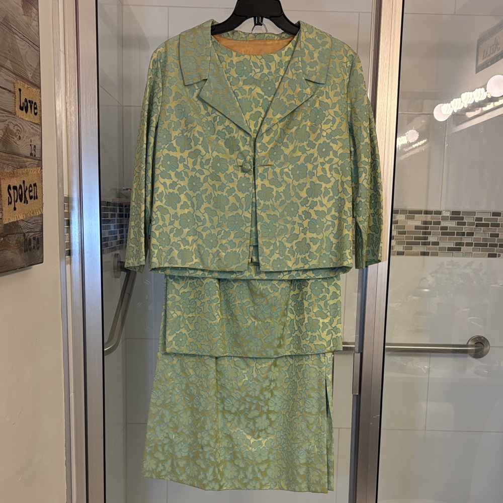 4 PC VINTAGE HANDMADE  Elegant Green Floral Skirt Set